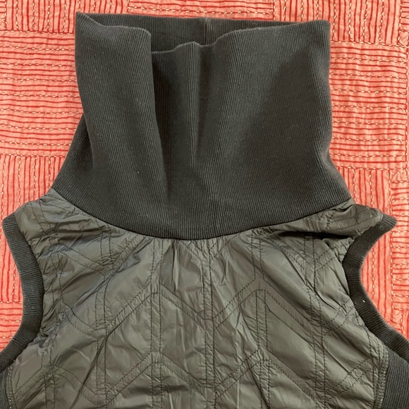 MPG Women’s size medium Black Sleeveless Quilted Top - Picture 14 of 16